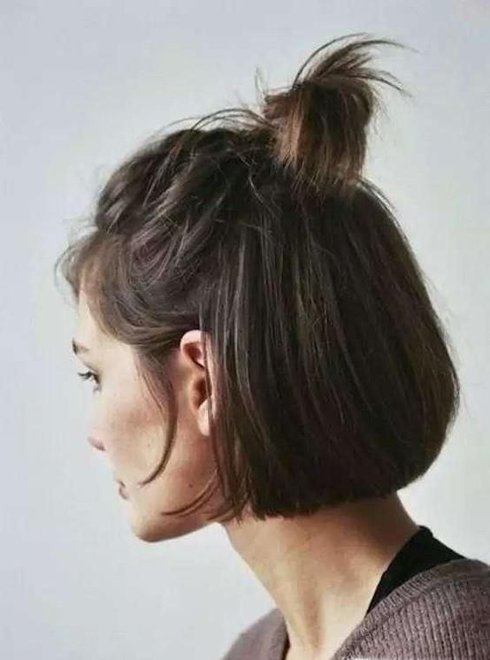 短发扎半丸子头的步骤