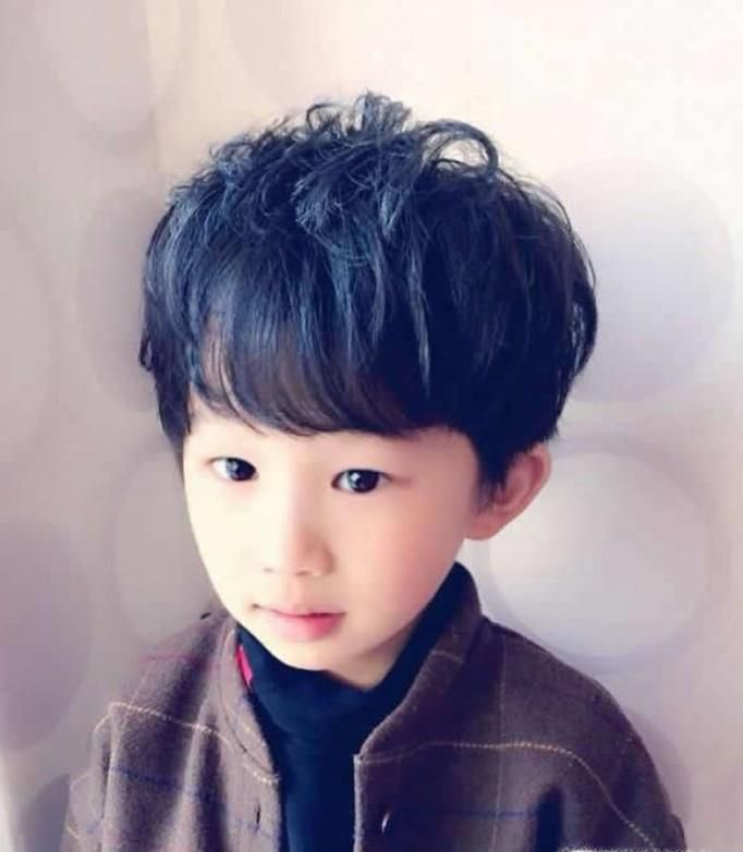 小男孩留什么样的发型好看？