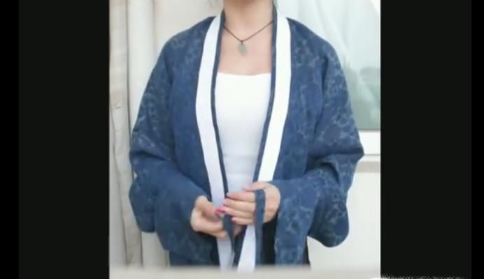如何穿齐胸襦裙