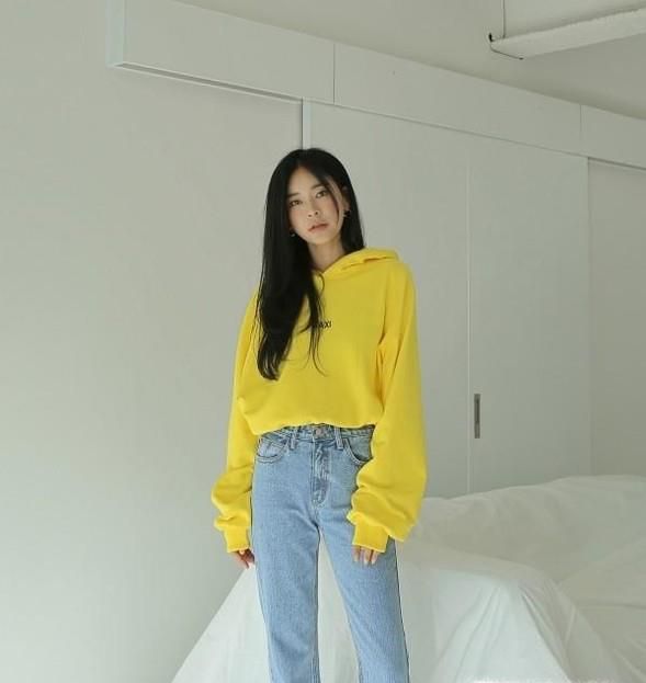 黄颜色卫衣怎么搭配