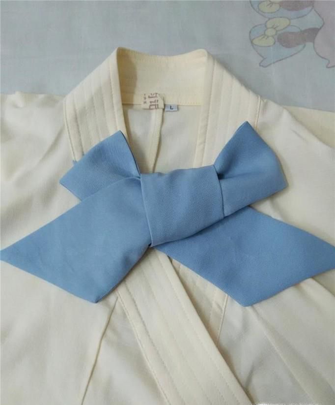 怎样在衣服上系漂亮的蝴蝶结
