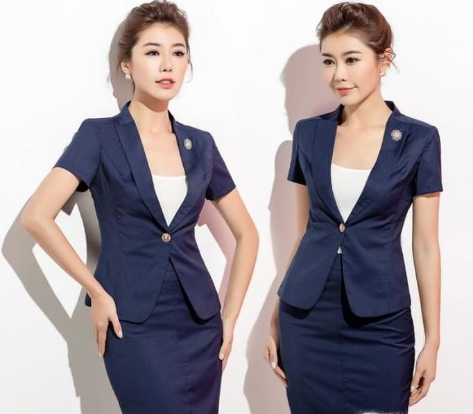 西装裙怎样搭衣服好看？