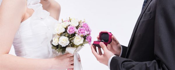 订婚戒指和结婚戒指区别 订婚戒指与结婚戒指的区别