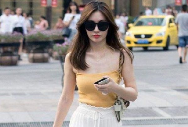 阔腿裤配什么上衣 什么衣服配阔腿裤好看 搜狗