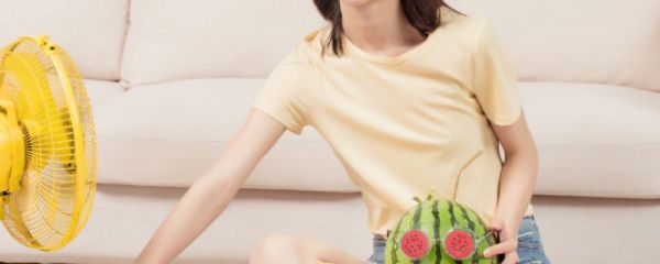 短裤怎么搭配 短裤搭配什么上衣