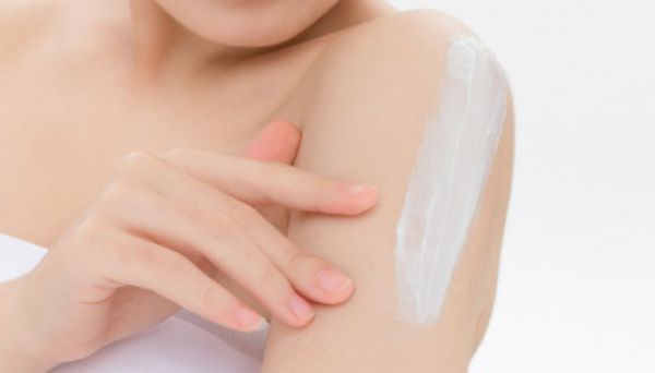 凡士林身体乳可以用来擦脸吗 凡士林身体乳擦脸可以吗