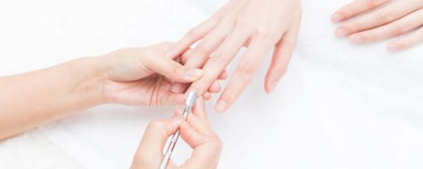 甲油胶出现凝固怎么回事 甲油胶出现凝固是什么原因