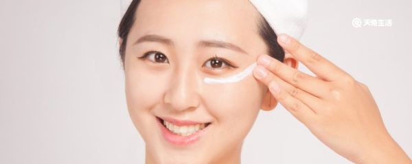 如何化妆使眼睛变大 让眼睛变大的化妆技巧