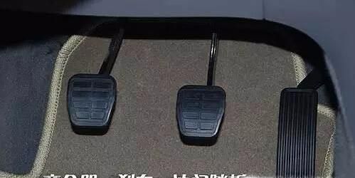 先离合还是先刹车?