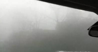车子车窗起雾了,怎么快速有效除雾
