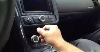 为什么要选择手动挡车