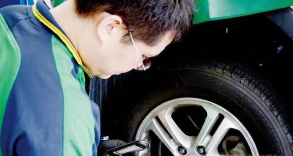 新手如何正确开车？安全最重要。