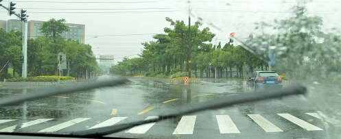 奔驰glc雨刮异响，奔驰glc车门异响