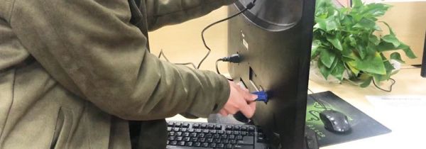 电脑显示屏不亮但是主机已开机