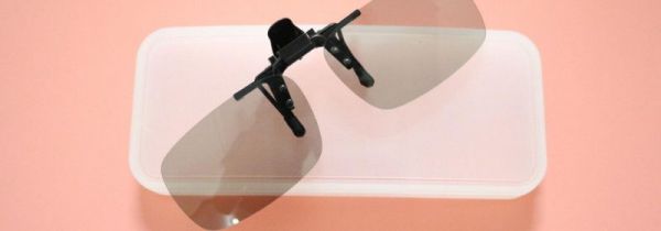 3d眼镜怎么卡在眼镜上