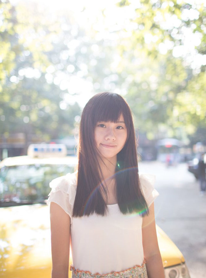 PS调出小清新色调的美女人像