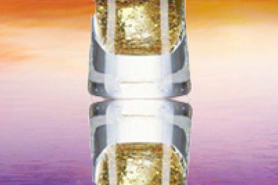 PS如何给杯子制作倒影 制作倒影方法介绍