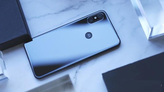 摩托罗拉p30中开启手电筒的具体操作方法