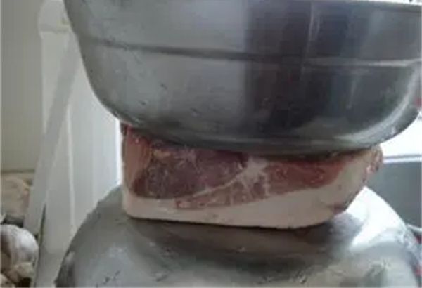 如何快速解冻肉类 用微波炉可以快速解冻