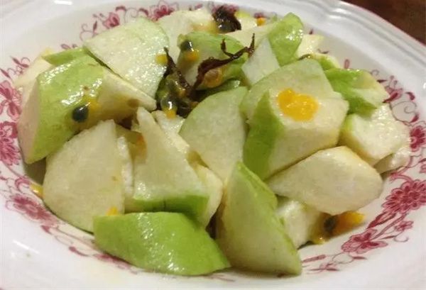 吃芭乐时里面的籽要去掉吗 吃芭乐时籽不需要去掉