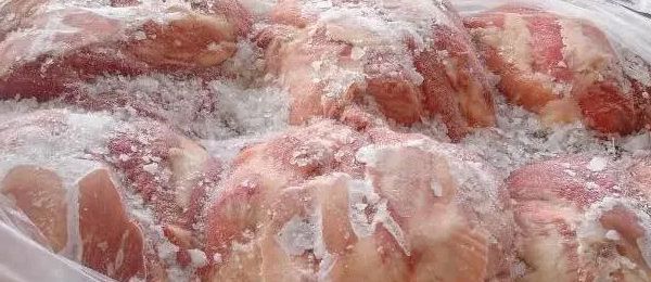 冰冻肉块怎么快速解冻 冰冻肉块快速解冻麻烦吗