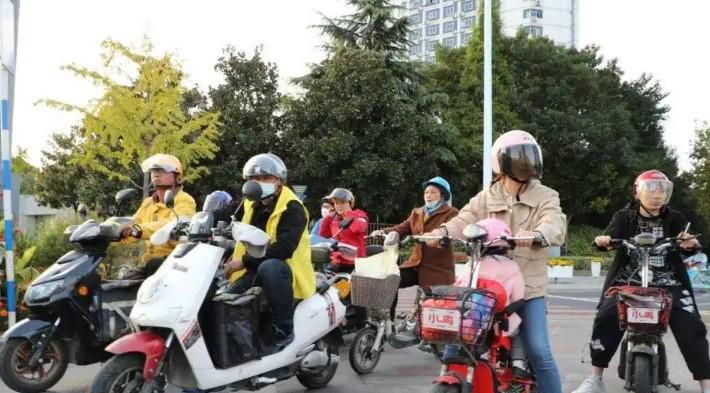 想骑电动车怎么做