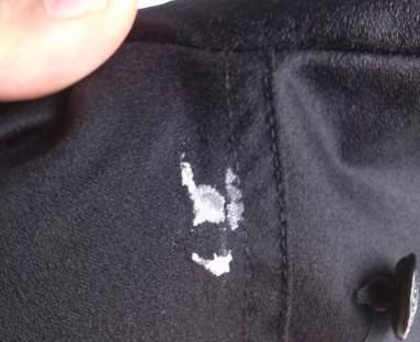 乳胶漆弄到衣服上可以清洗吗