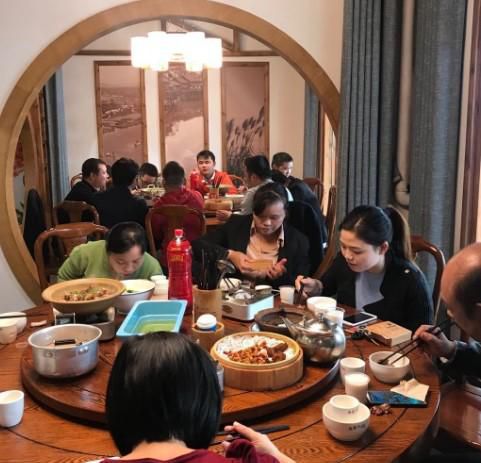 公司聚餐应该注意什么