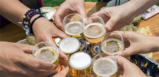 大学生可以喝酒吗