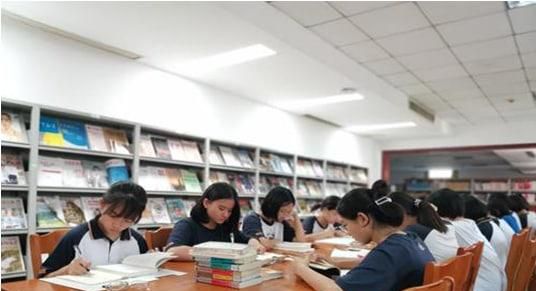 在公共场所中怎么做符合文明礼仪