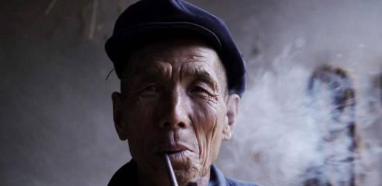 男人一天抽多少烟正常