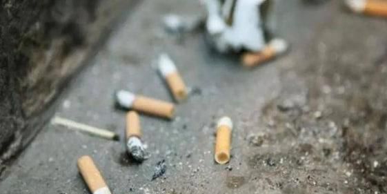 吸烟姿势暴露男人小秘密