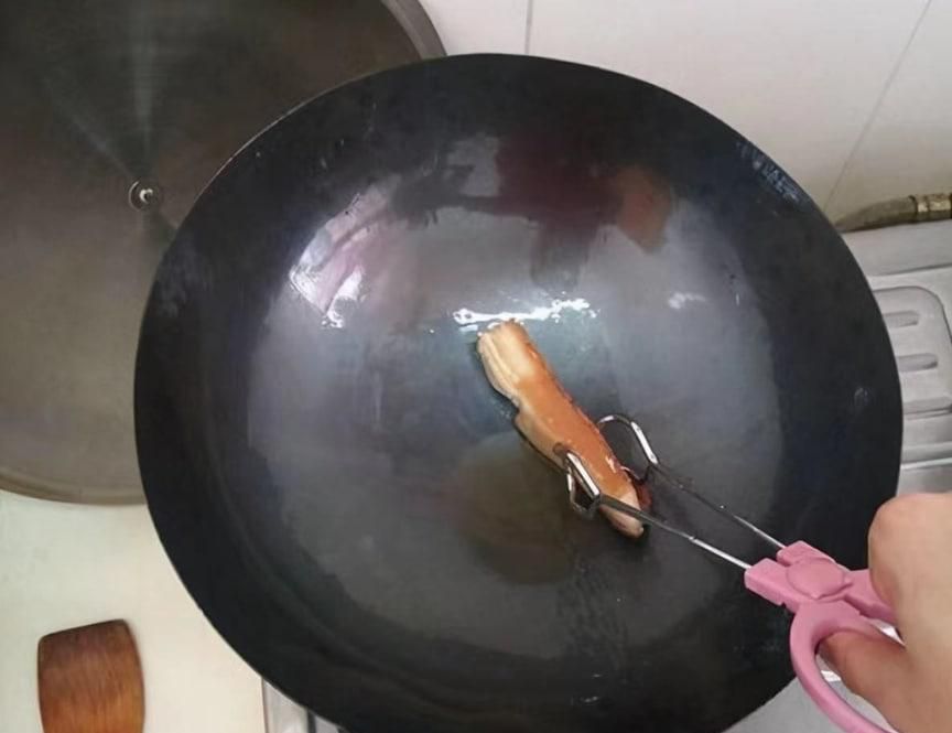 新买的不粘锅需要开锅吗
