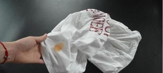 衣服上的油渍该怎么洗掉