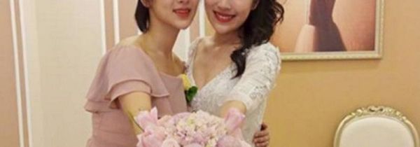 参加婚礼可以穿黑色裙子吗