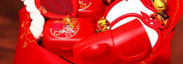 结婚红盆里放什么东西