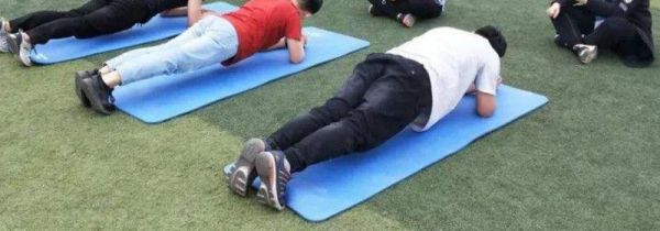 男生平板支撑一般多久