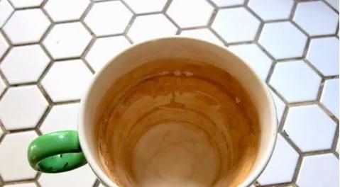 如何能有效地去掉水杯等容器里的水垢