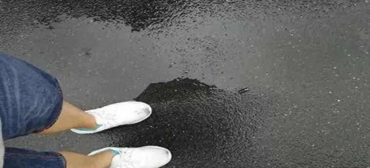 怎么快速干下雨天的鞋子