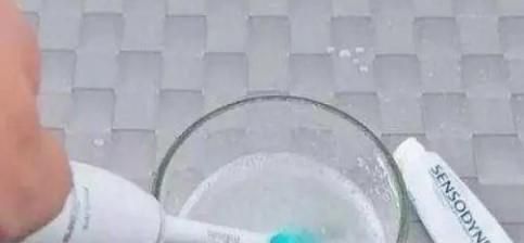 牙膏没了如何刷牙