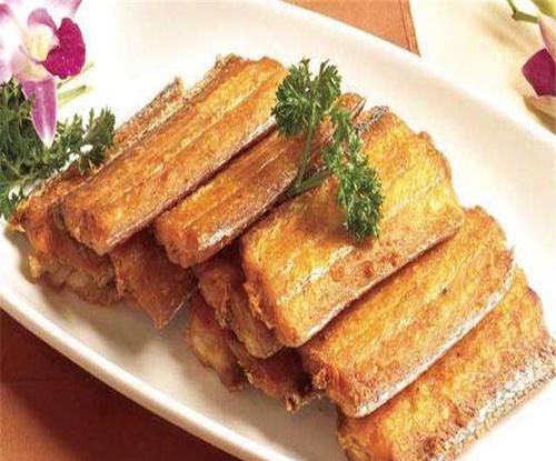 带鱼怎么炸才能酥脆好吃？