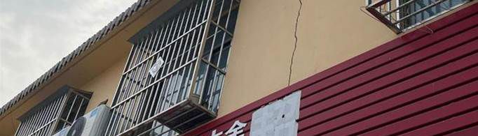 孙卓养父母家境怎样？