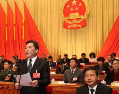 人大代表的具体名额由什么规定？