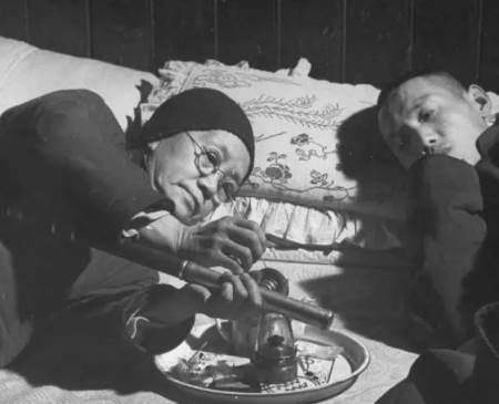 长期吸食鸦片会使人丧失什么功能？