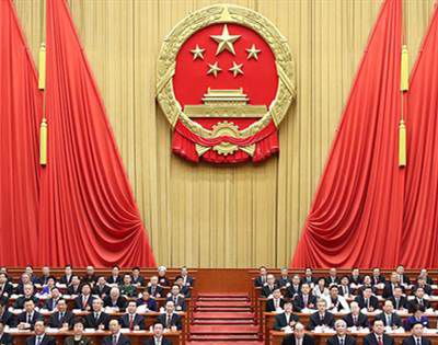 人民代表大会由什么产生？