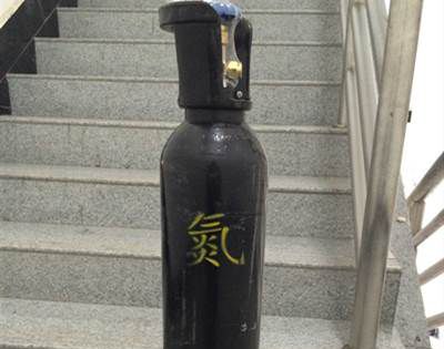 空气中含量最多的是什么气体？