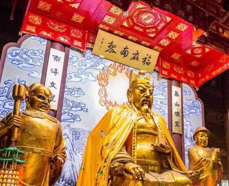 “城隍庙”的“城隍”是什么意思？