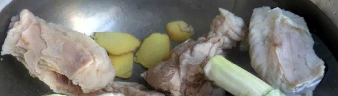 如何去羊肉膻味？
