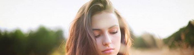 形容女人气质优雅漂亮的句子有哪些？