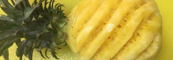 菠萝可以和鸡蛋一起吃吗